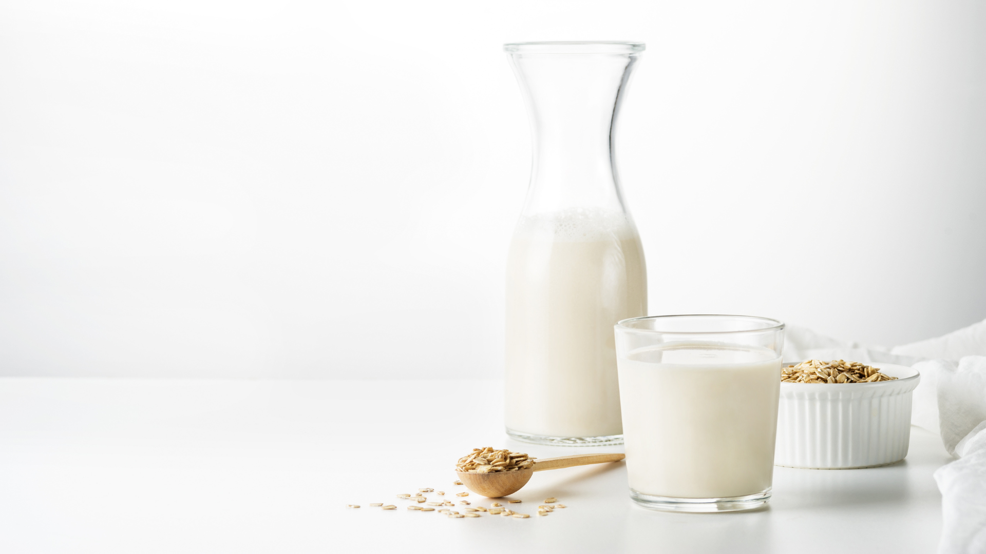 Oat milk vs soya milk FreshGround