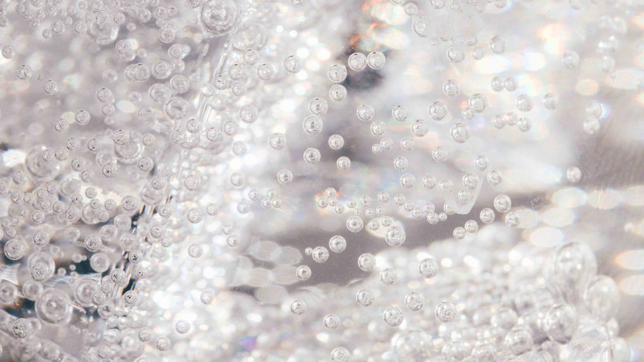 sparkling water bubbles
