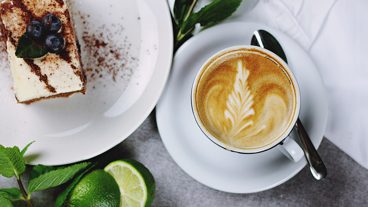 cappuccino with cake